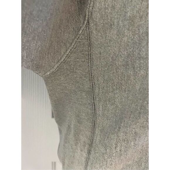 Champion Reverse Weave Gray Sweatshirt. Embroidered C. Size Large - Picture 6 of 9